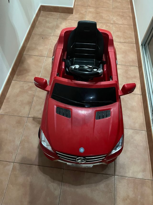Coche Mercedes Benz para niños rojo