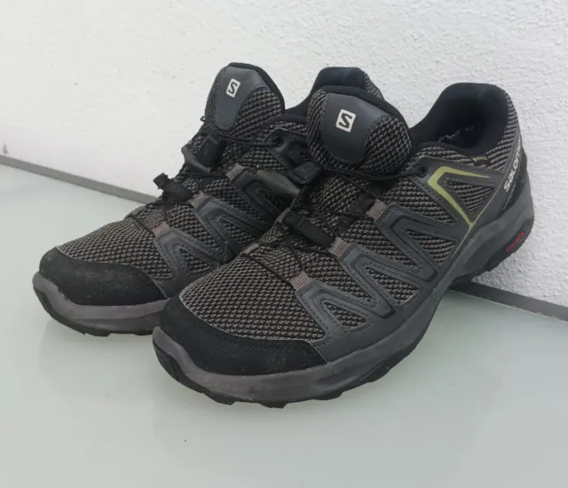 Botas de monte Salomon negras y grises