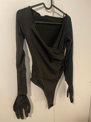 Body manga larga con guantes