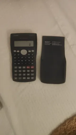 Calculadora Científica Casio fx-82MD