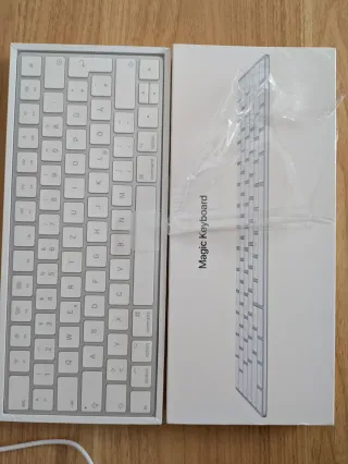 Teclado Apple Magic Bluetooth QWERTZ a estrenar 
