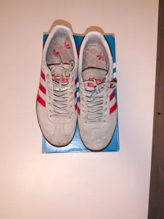 Adidas Spezial Gris y Rojo
