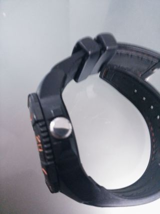 Reloj Marea Negro y Naranja