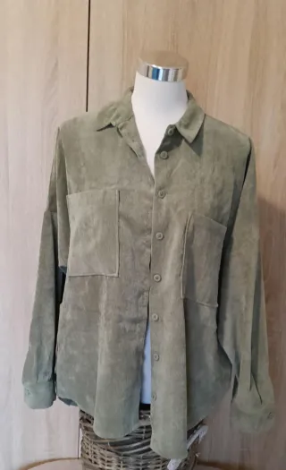 Camisa de pana Stradivarius Talla L Verde Oliva