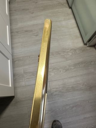 Marco metálico dorado