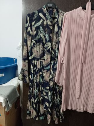 Vestidos AMY GEE Talla Única 10€ cada uno
