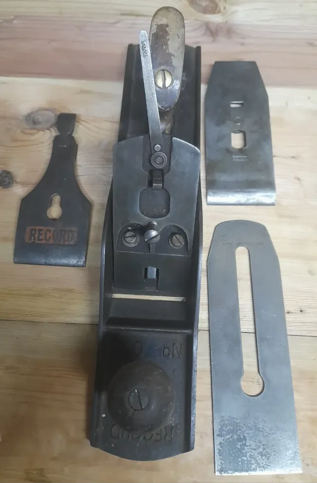 Cepillo carpintero Record 5 1/2 sin repasar 