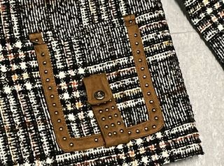 Chaqueta cuadros flecos antelina remaches