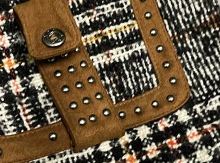Chaqueta cuadros flecos antelina remaches