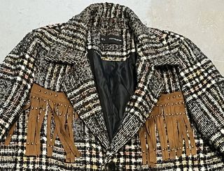 Chaqueta cuadros flecos antelina remaches