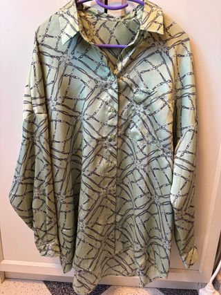 Camisa verde Lefties estampado cadenas