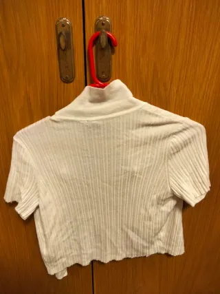 Camiseta cuello alto manga corta