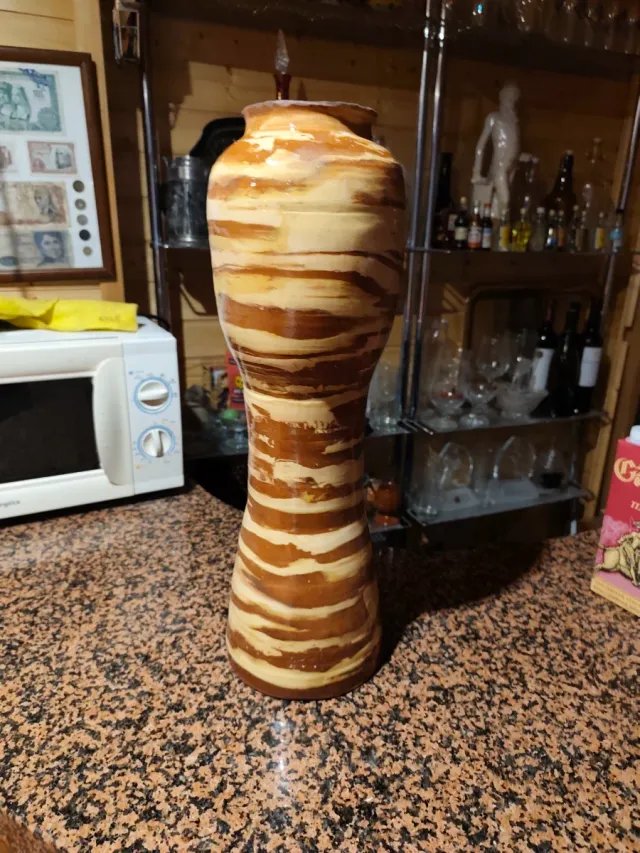 Jarrón alto cerámico beige y marrón