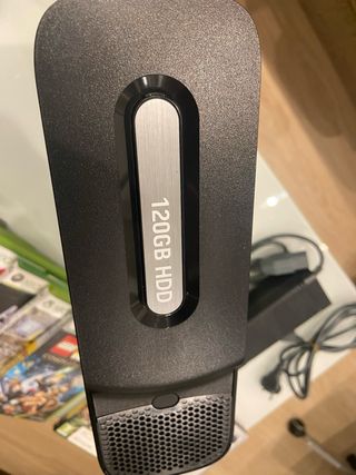 Xbox 360 Negra + 2 mandos + 10 juegos