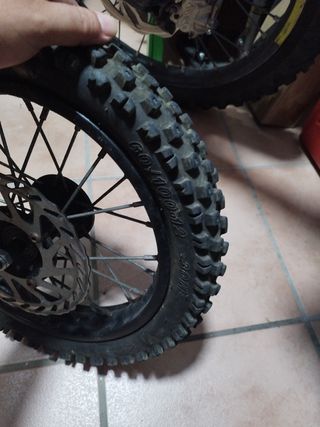 Rueda moto eléctrica con disco