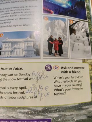Libro de inglés  Guess What 4 Cambridge