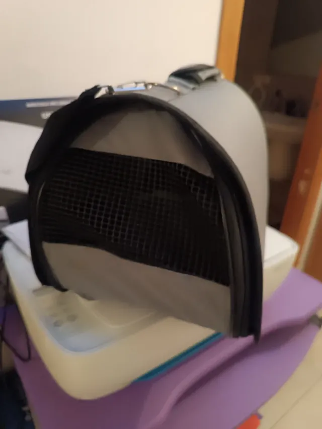 Transportín para mascotas gris y negro