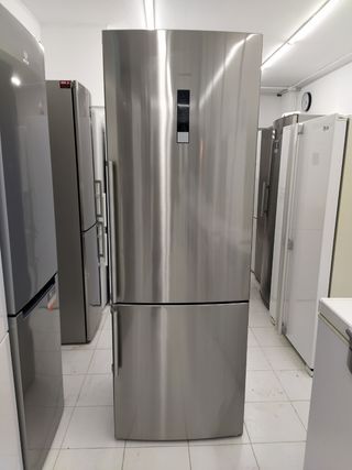 Nevera Siemens altura 2mtr ancho 70con garantía 