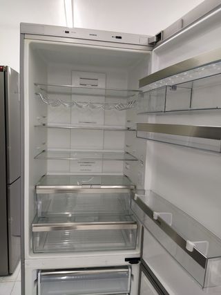 Nevera Siemens altura 2mtr ancho 70con garantía 