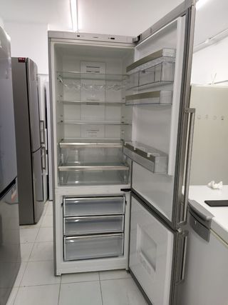 Nevera Siemens altura 2mtr ancho 70con garantía 