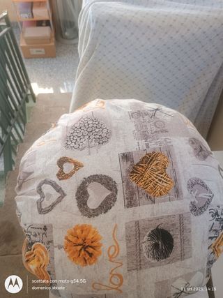 Cuscino rotondo decorativo cuori