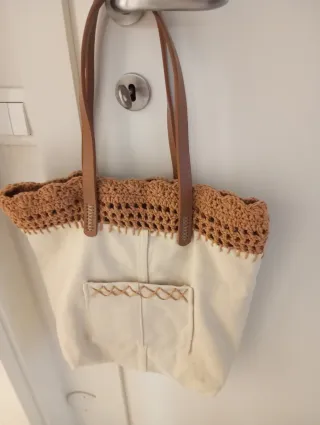 Borsa in tela con decorazioni floreali