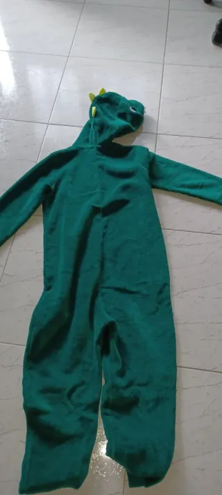 Pijama Dragón Verde Talla 10-12   140cm

