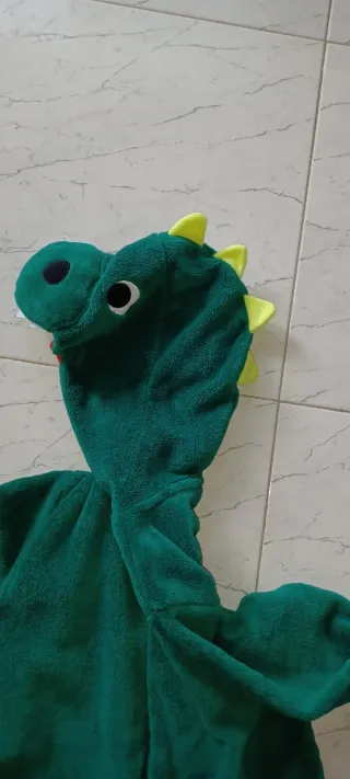 Pijama Dragón Verde Talla 10-12   140cm
