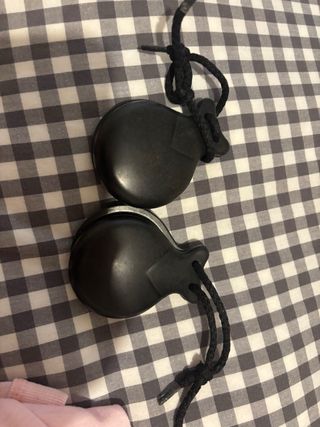 Castañuelas negras