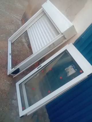 Ventana aluminio con persiana