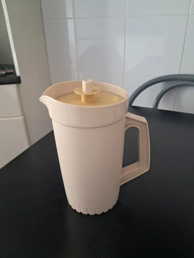 Caraffa Tupperware Beige Gialla