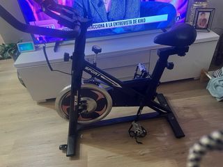 Bicicleta de Spinning Negra y Roja