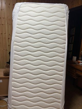 Cama tarima y colchón