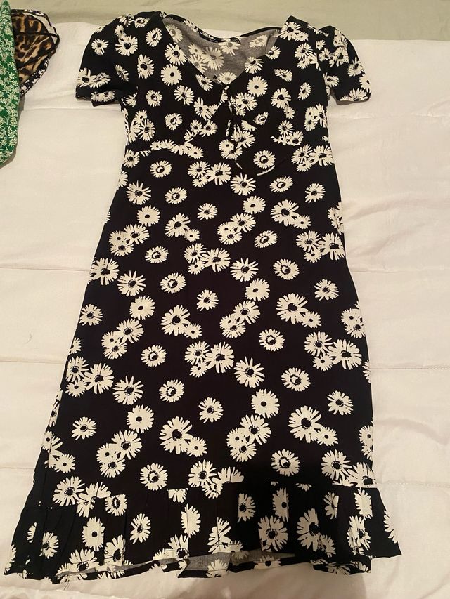 Lote de vestidos de verano.