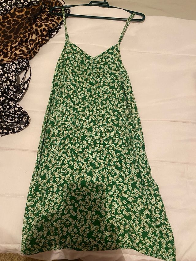 Lote de vestidos de verano.