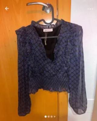 Blusa fruncida azul y morada