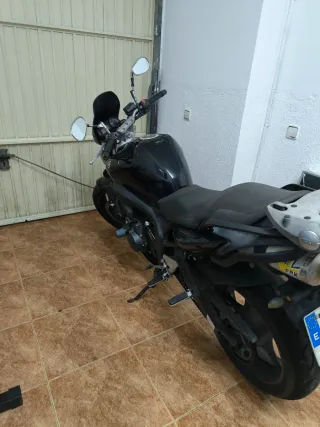 Yamaha FZ6 S2 2008 con extras