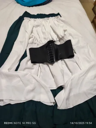 Disfraz Medieval Talla M 
 Verde , Negro y blanco 