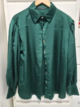 Blusa verde satinada