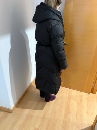 Chaqueta larga acolchada negra