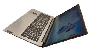 PC PORTATIL LENOVO 16" AMD 3020E 8GBRAM 250GB SSD WINS 11 + CARGADOR