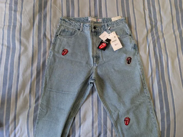 Pantalón vaquero Bershka Rolling Stones. Nuevo