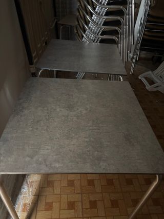 Sillas de terraza metálicas y mimbre