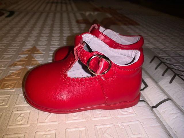 Lote 2 pares zapatitos piel bebé