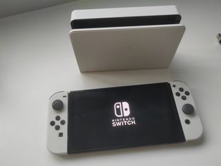 Nintendo Switch OLED White usato