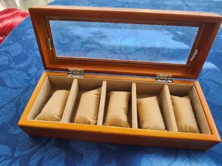 Expositor de madera para 5 relojes