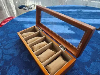 Expositor de madera para 5 relojes
