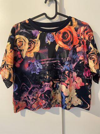 Camiseta Adidas floral negra multicolor