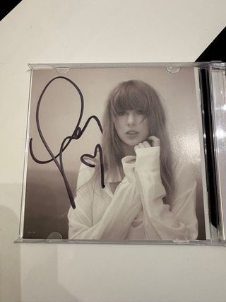 Taylor Swift TTPD CD Firmado