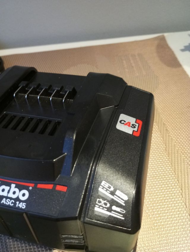 Cargador Metabo ASC 145